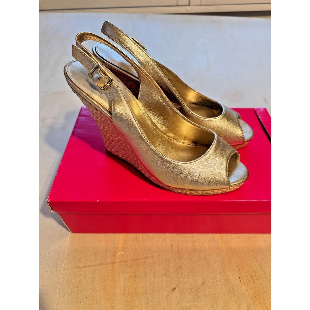 Lilly Pulitzer Kristin Wedge 8.5 Sandals Gold Metallic Leather Slingback OpenToe - Picture 13 of 15